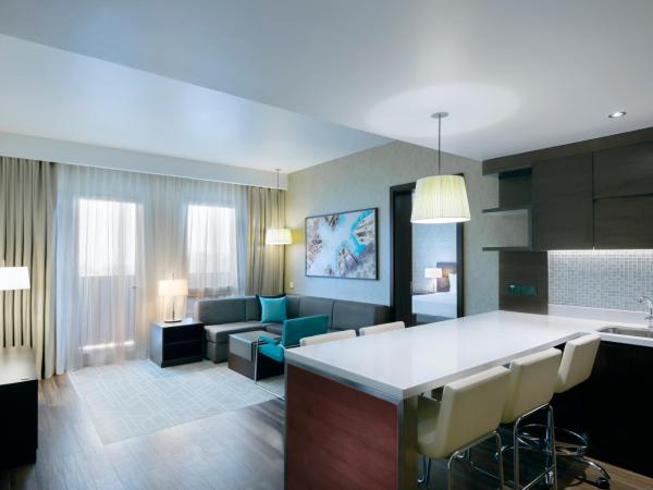 Hyatt Place Dubai Wasl District : photo 6 de la chambre suite lit king-size