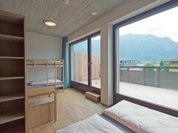 Interlaken Youth Hostel : photo 3 de la chambre chambre quadruple avec balcon