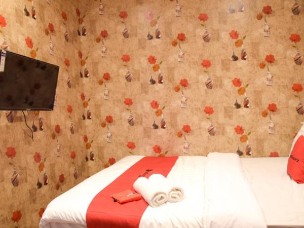 RedDoorz near Pelabuhan Tanjung Perak 2 Surabaya : photo 1 de la chambre chambre double