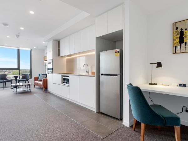 The Sebel Melbourne Moonee Ponds : photo 1 de la chambre one-bedroom apartment with  queen bed and balcony