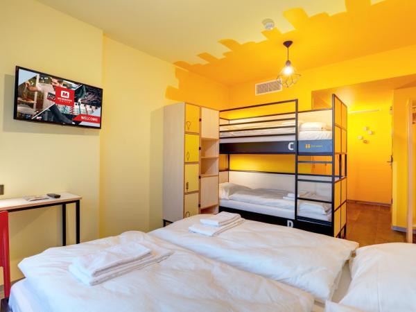 MEININGER Hotel Lyon Centre Berthelot : photo 2 de la chambre chambre quadruple standard