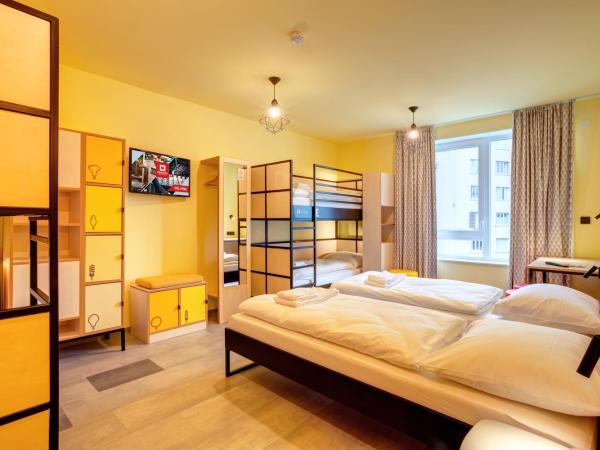 MEININGER Hotel Lyon Centre Berthelot : photo 1 de la chambre chambre familiale