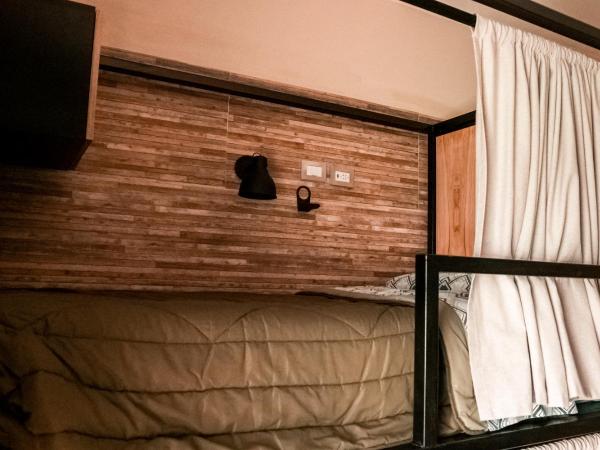 Che Juan Hostel BA : photo 4 de la chambre lit dans dortoir mixte de 8 lits 
