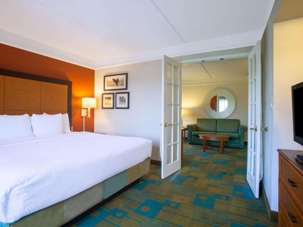 La Quinta by Wyndham Charlotte Airport South : photo 3 de la chambre suite lit king-size