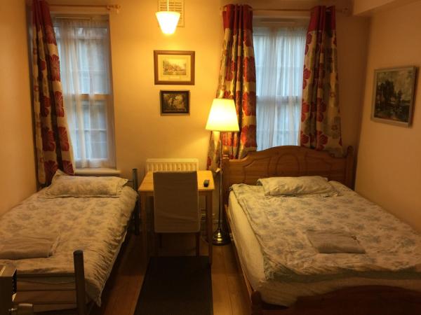 Central Greenwich guest rooms : photo 6 de la chambre chambre familiale