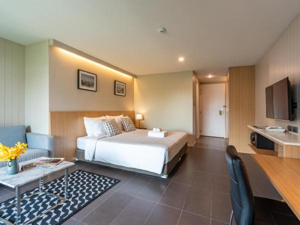 Naga Residence : photo 1 de la chambre chambre lit king-size premier avec balcon