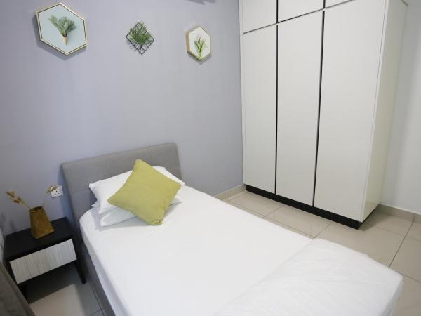 Pinnacle Tower Homestay by Home Cube : photo 3 de la chambre appartement 3 chambres