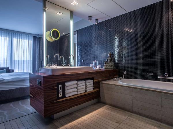 Radisson Blu Hotel Köln : photo 6 de la chambre suite présidentielle avec terrasse - vue sur cathédrale