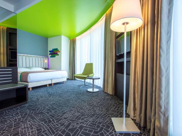 Park Inn By Radisson Istanbul Ataturk Airport : photo 1 de la chambre chambre supérieure