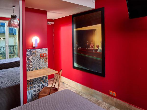 Hôtel de Roubaix : photo 1 de la chambre chambre triple (3 adultes)