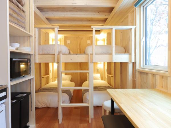 JR Mobile Inn Sapporo kotoni : photo 8 de la chambre family room with shower room 1