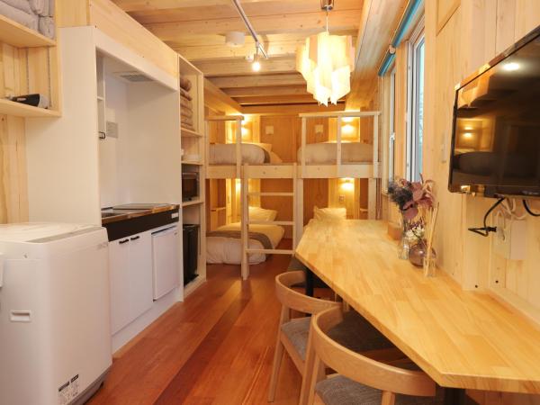 JR Mobile Inn Sapporo kotoni : photo 3 de la chambre family room with shower room 1