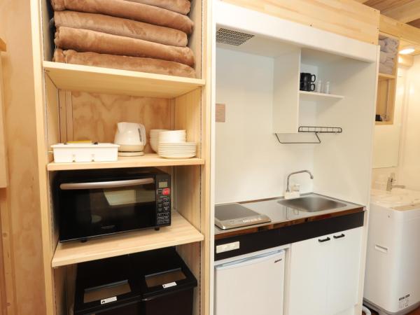 JR Mobile Inn Sapporo kotoni : photo 10 de la chambre family room with shower room 1