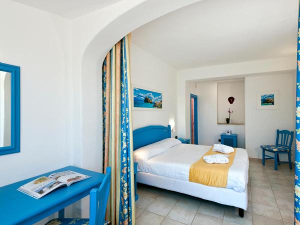 Borgo Romantica - Resort & Spa : photo 6 de la chambre chambre double panoramique - vue sur mer - accès au parc thermal