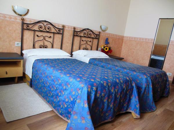 Hotel San Giorgio : photo 5 de la chambre chambre lits jumeaux