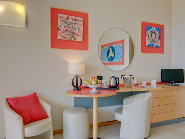 Hotel Ariston and Palazzo Santa Caterina : photo 3 de la chambre chambre triple palazzo santa caterina avec terrasse - côté mer