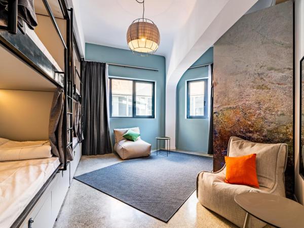 Athens Hub Hostel : photo 1 de la chambre lit dans dortoir pour femmes de 6 lits