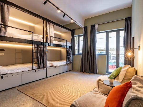 Athens Hub Hostel : photo 3 de la chambre lit dans dortoir mixte de 8 lits
