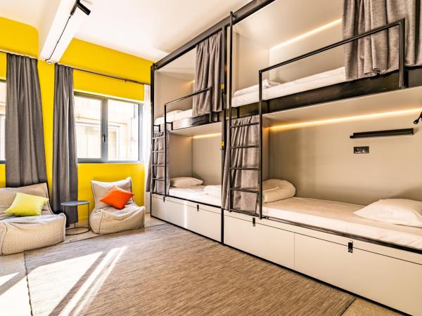 Athens Hub Hostel : photo 3 de la chambre lit dans dortoir mixte de 8 lits