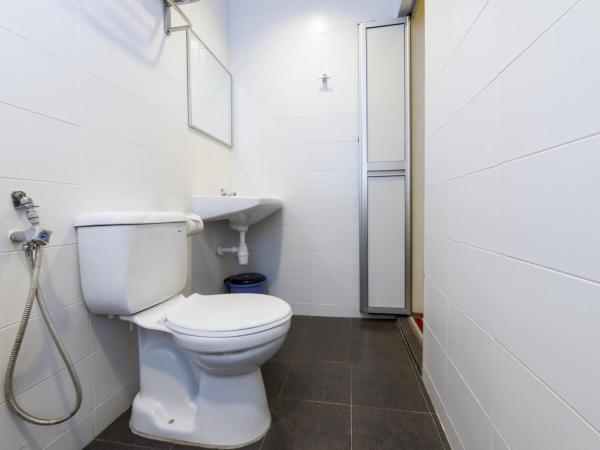 Raintree Hotel : photo 2 de la chambre chambre lit queen-size standard sans fenêtre