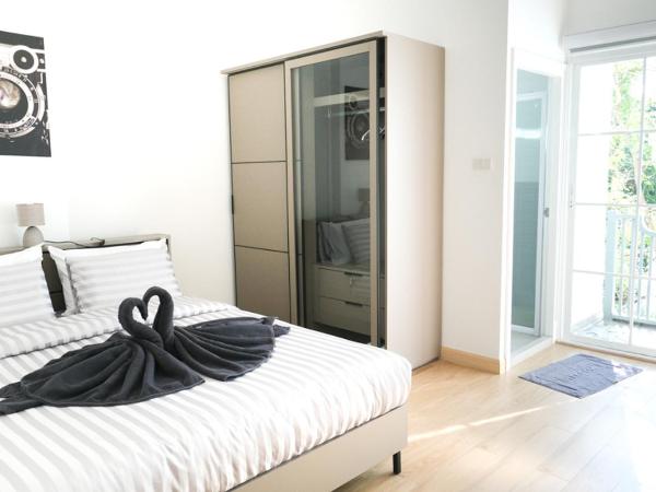 The Square 101 : photo 3 de la chambre chambre supérieure lit queen-size