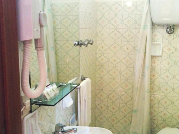 Hotel Signa : photo 5 de la chambre chambre quadruple Économique