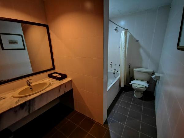 The Grand Beach Resort Port Dickson : photo 1 de la chambre suite studio
