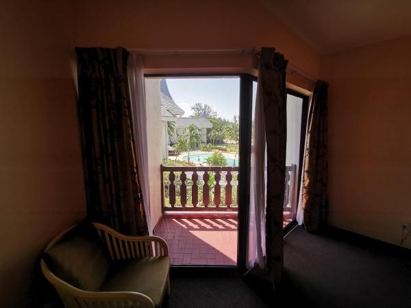 The Grand Beach Resort Port Dickson : photo 2 de la chambre standard twin seaview 