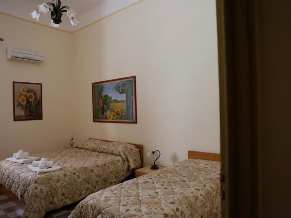 I Cavalieri di Malta : photo 3 de la chambre chambre triple avec salle de bains privative