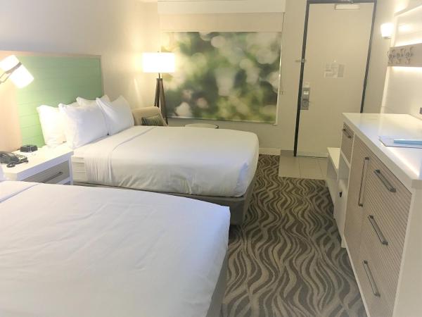 Wyndham Garden Lake Buena Vista Disney Springs® Resort Area : photo 5 de la chambre chambre standard avec 2 lits doubles - vue sur cour
