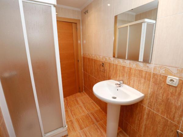 Hostal Conde David : photo 3 de la chambre chambre simple avec salle de bains commune