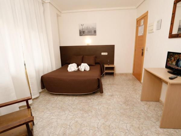Hostal Conde David : photo 3 de la chambre chambre double