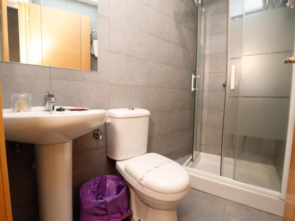 Hostal Conde David : photo 3 de la chambre chambre quadruple