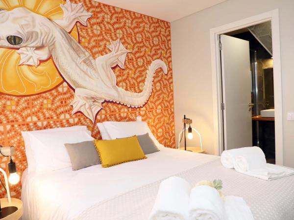 Le Jardin Secret de Faro Guesthouse : photo 10 de la chambre chambre double deluxe avec douche