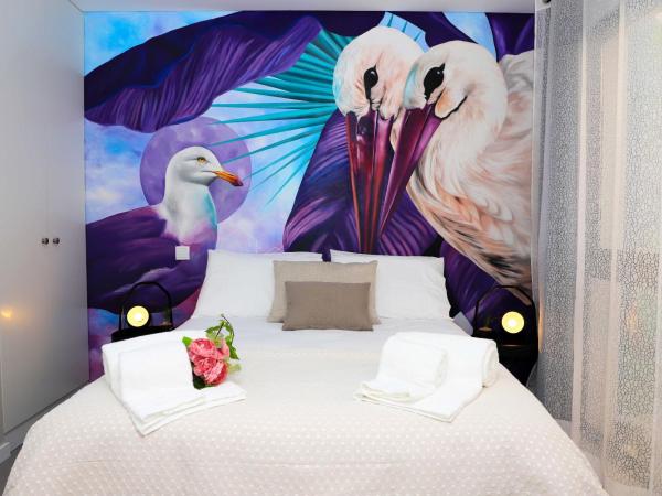 Le Jardin Secret de Faro Guesthouse : photo 2 de la chambre chambre double avec salle de bains privative