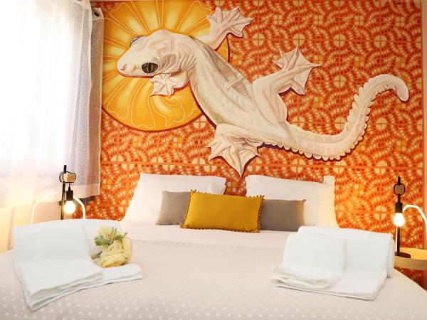 Le Jardin Secret de Faro Guesthouse : photo 6 de la chambre chambre double deluxe avec douche