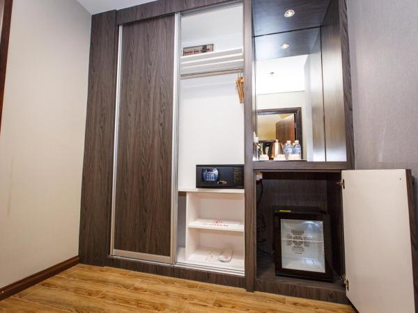 Lintas Platinum Hotel : photo 3 de la chambre chambre familiale