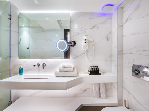 Imperial Plus Urban Smart Hotel Thessaloniki : photo 5 de la chambre hébergement simple Économique - vue sur court arrière