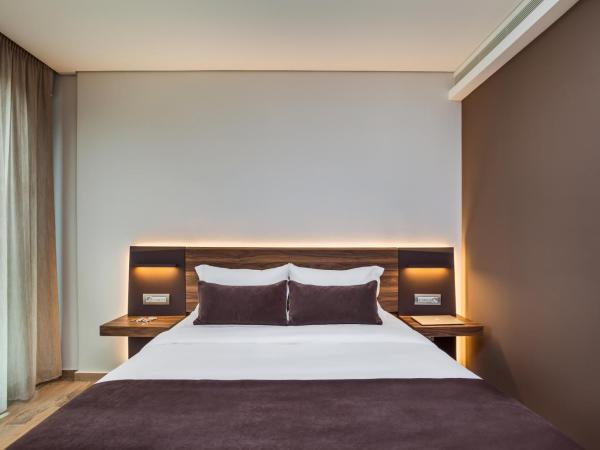 Imperial Plus Urban Smart Hotel Thessaloniki : photo 4 de la chambre hébergement deluxe lit king-size - vue sur ville