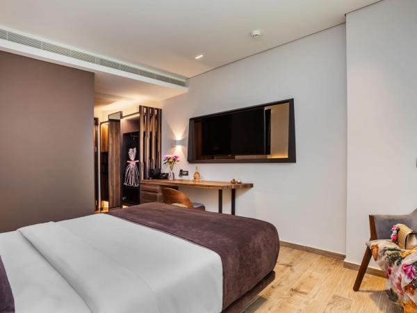 Imperial Plus Urban Smart Hotel Thessaloniki : photo 3 de la chambre hébergement deluxe lit king-size - vue sur ville