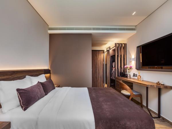 Imperial Plus Urban Smart Hotel Thessaloniki : photo 2 de la chambre hébergement deluxe lit king-size - vue sur ville