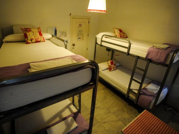 La Flamenka Hostel : photo 2 de la chambre lit dans un dortoir de 4 lits pour femmes