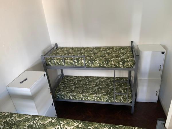 Porto das Palmeiras Hostel : photo 2 de la chambre lit dans dortoir pour femmes de 4 lits