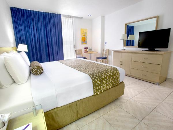 HS HOTSSON Hotel Acapulco : photo 2 de la chambre chambre lit king-size