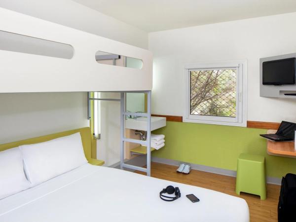 ibis Budget Canberra : photo 2 de la chambre hébergement lit queen-size et lit superposé