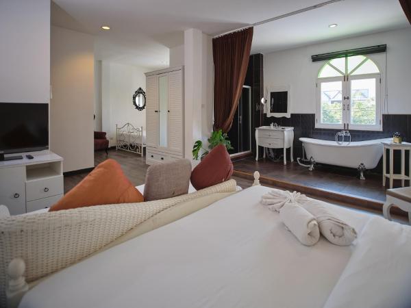 Nidhra Lanna Hotel : photo 3 de la chambre suite