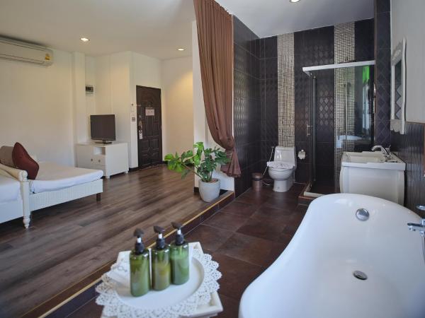 Nidhra Lanna Hotel : photo 9 de la chambre suite