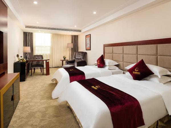 Gorgeous Hotel : photo 3 de la chambre chambre lits jumeaux - vue sur ville