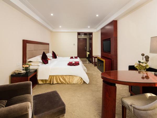 Gorgeous Hotel : photo 4 de la chambre chambre lits jumeaux - vue sur ville