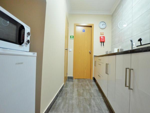 Suites & Apartments - DP Setubal : photo 8 de la chambre studio avec balcon 